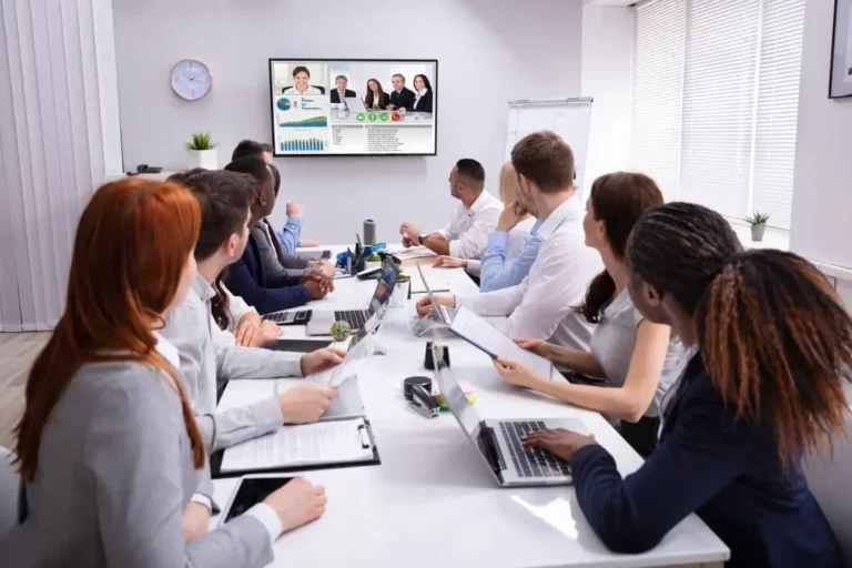 Ways to ensure a smooth web conferencing experience 