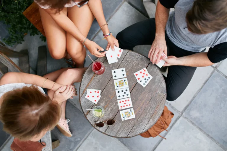 Five Best Card Games to Enjoy With Friends